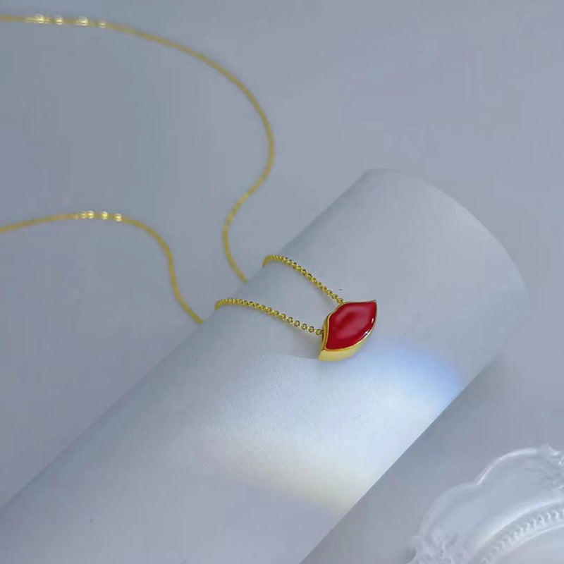 Red Lip Pendant Brass Gold-plated O-shaped Necklace