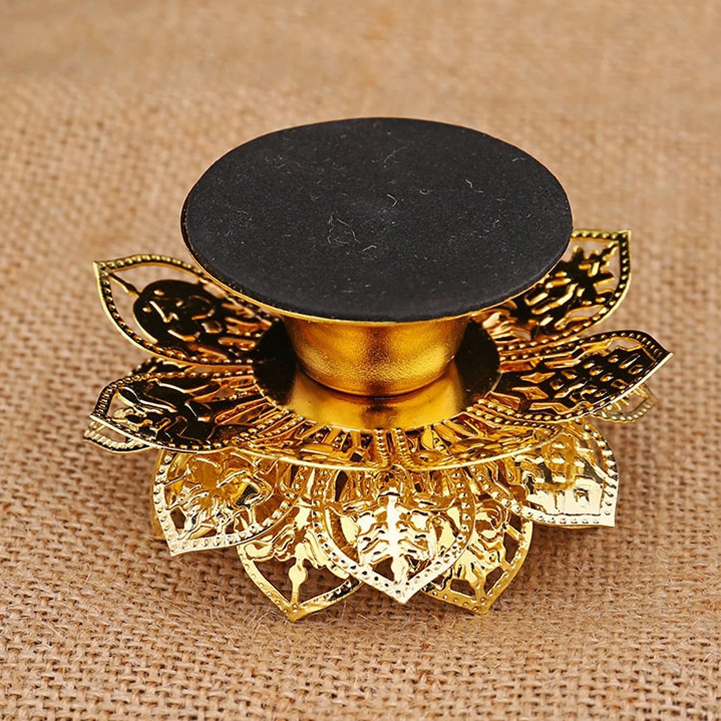 Traditional Chinese Style Lotus Flower Candlestick Portable Alloy Creative Candle Holder for Tabletop Office Parlor Restaurant