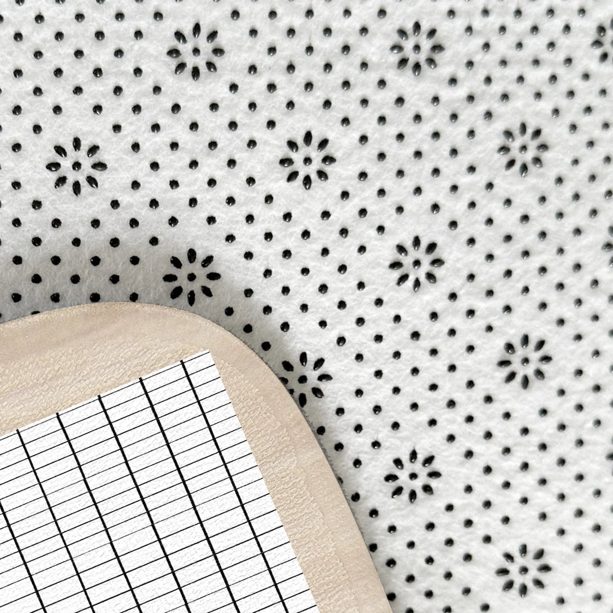 Flannel carpet mat, polyester tableware and various grid patterns, non-slip and anti-fade, suitable for outdoor flooring kitchen