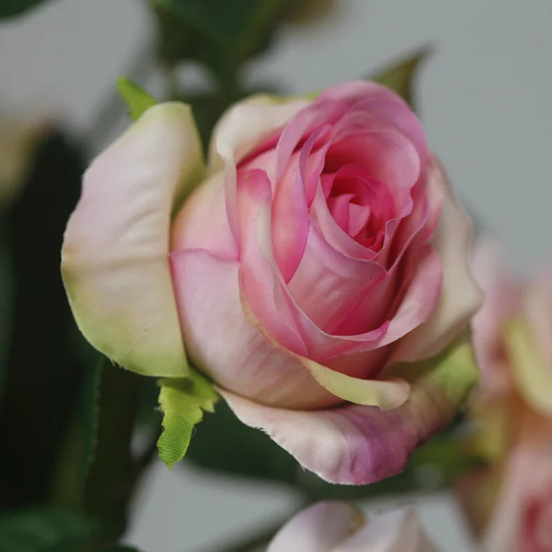3 Heads High Quality Rose Fake Flowers Artificial Hand Feel Mosturizing Flowers Plants Home Living Room Office Party Decoration