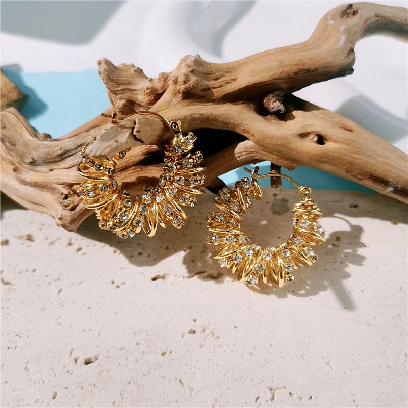 HUANQI Fashion Multi-layer Twist Rhinestone Metal Ear Buckle for Women Gold Color Personality Charm Earring Jewelry