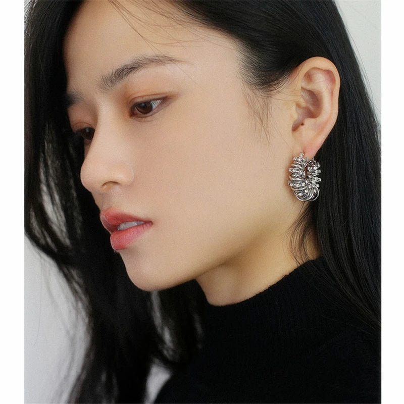HUANQI Fashion Multi-layer Twist Rhinestone Metal Ear Buckle for Women Gold Color Personality Charm Earring Jewelry
