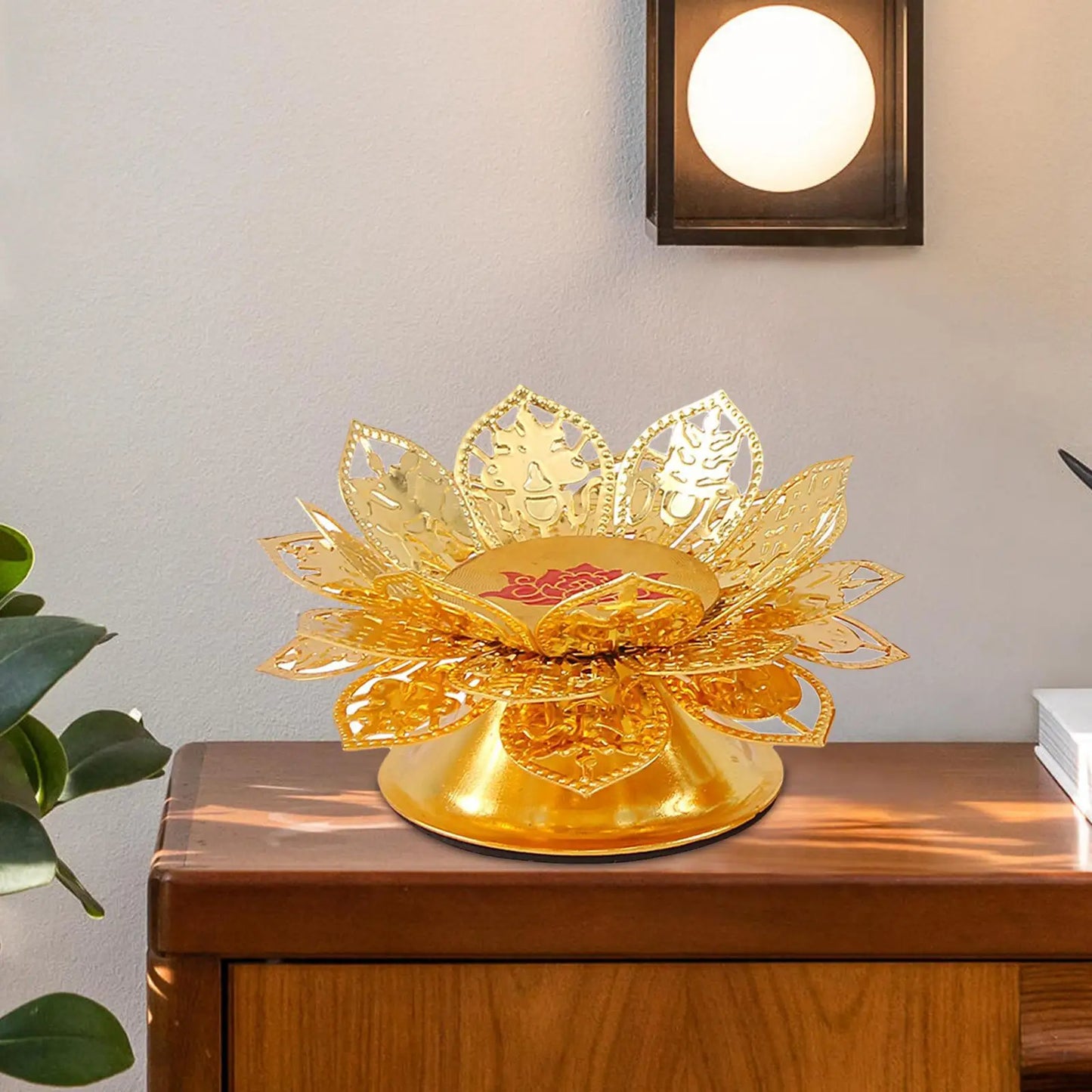 Traditional Chinese Style Lotus Flower Candlestick Portable Alloy Creative Candle Holder for Tabletop Office Parlor Restaurant